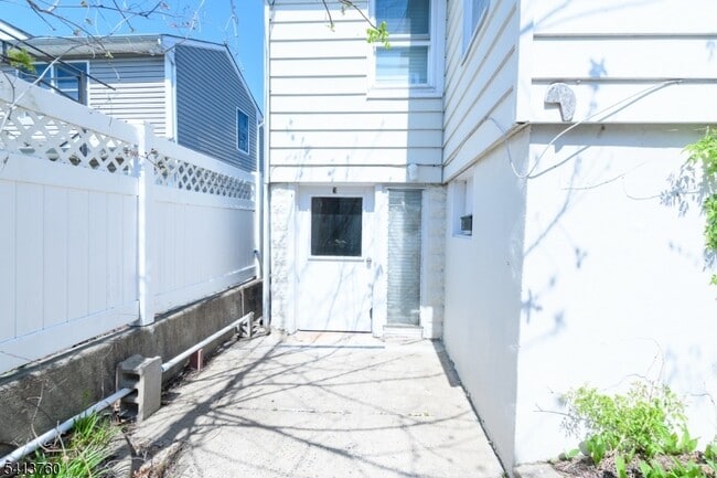 Photo - 214 Woodcliff Ave House