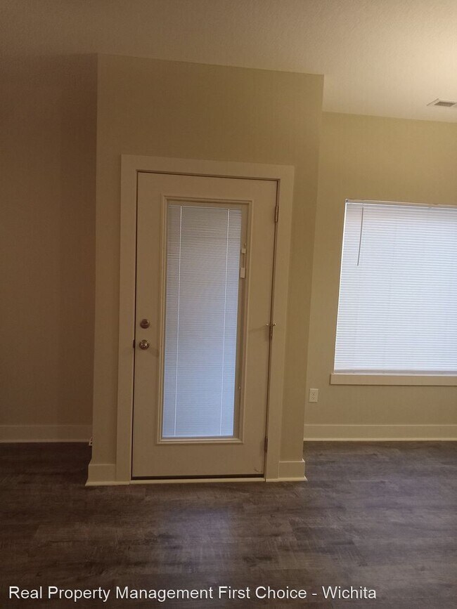 Foto del edificio - 3 br, 2 bath House - New Duplex - 2 Car Ga...