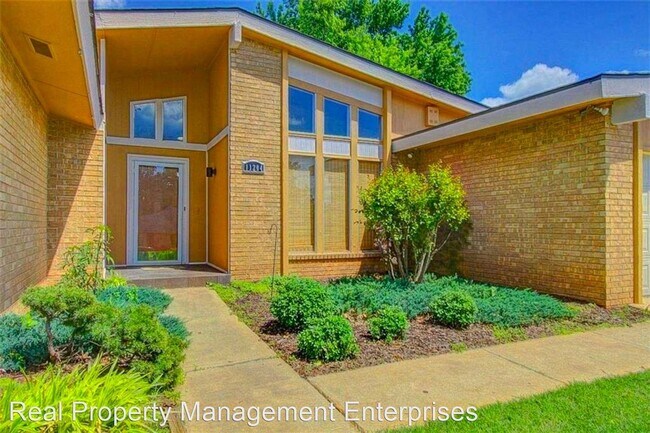 Building Photo - 3 br, 2 bath House - 11204 Saint Charles Ave
