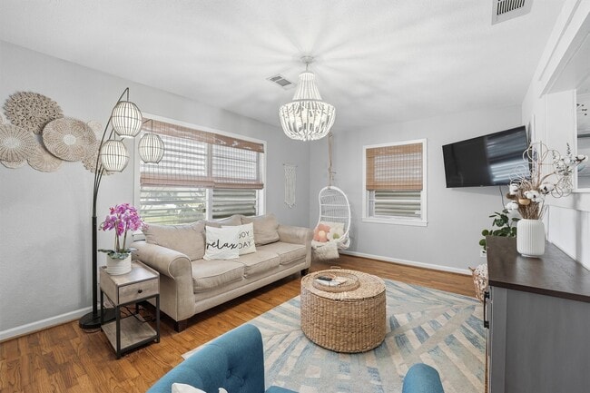 Building Photo - 3101 Kleinmann Ave