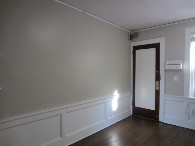 Building Photo - 49 Park Ave