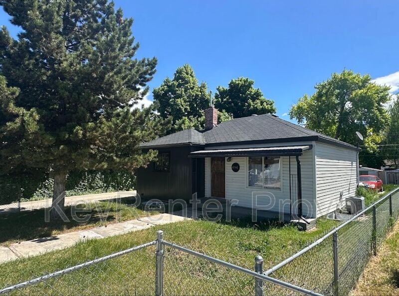 Primary Photo - 494 N Emery Ave