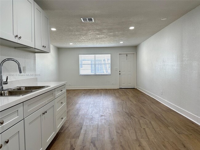 Foto del edificio - 116 NW 2nd Ave