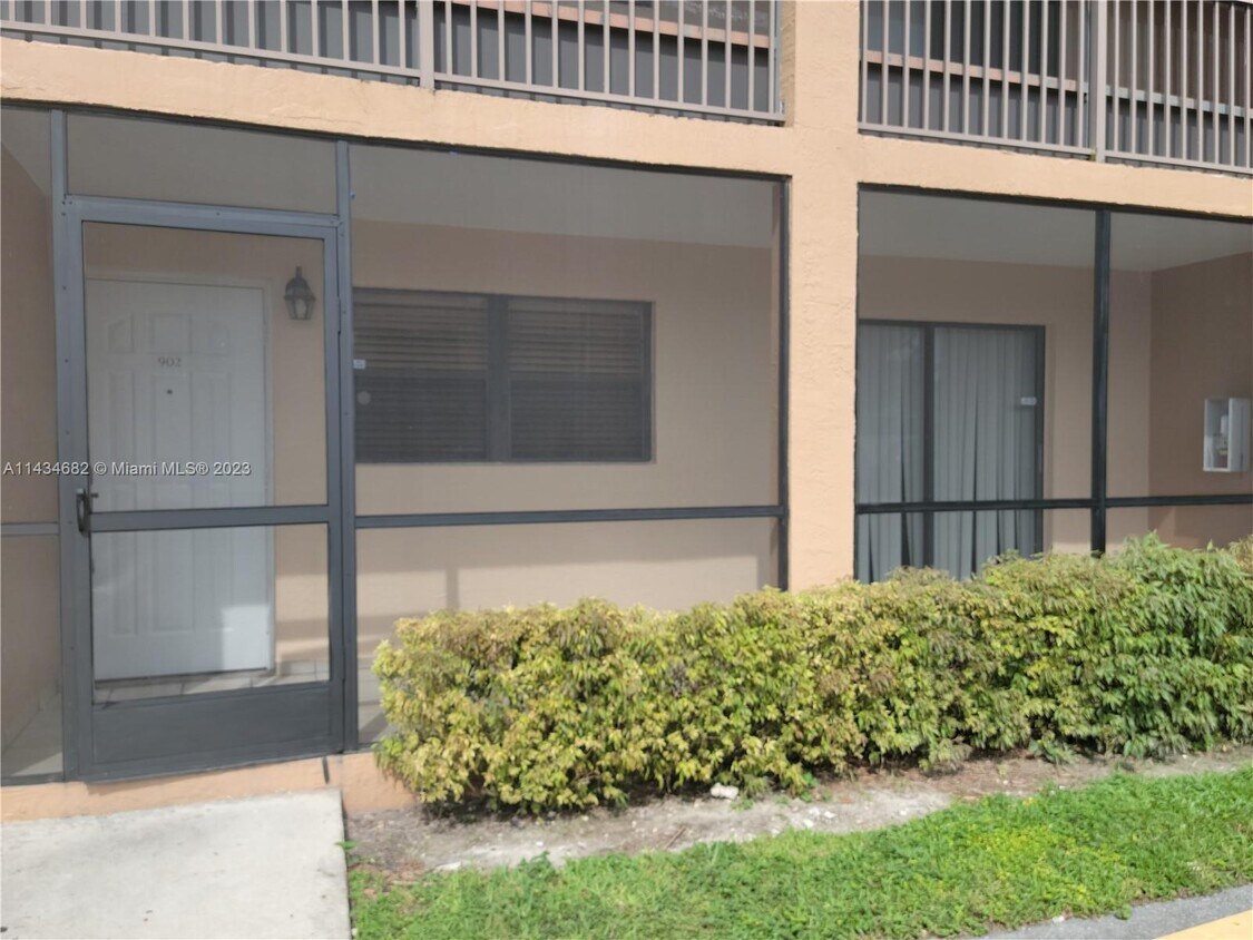 Primary Photo - 18260 Mediterranean Blvd