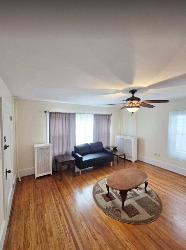 Foto del edificio - 986 Ash St