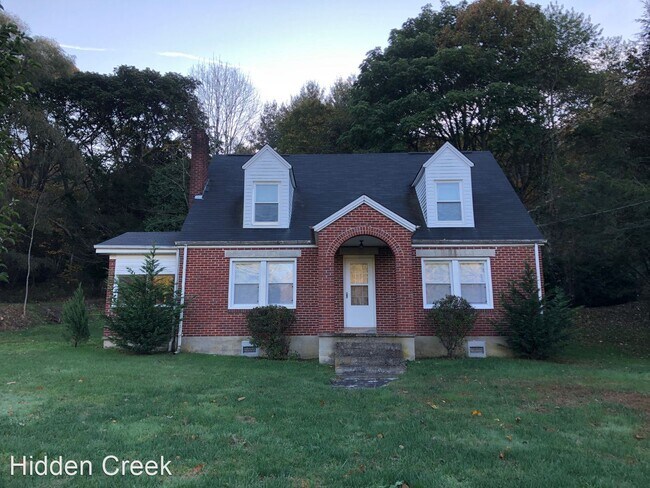 Building Photo - 3 br, 1 bath House - 418 Wilson Ridge Road