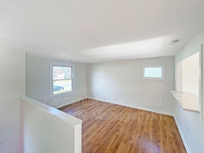 Foto del edificio - 927 Pleasant St