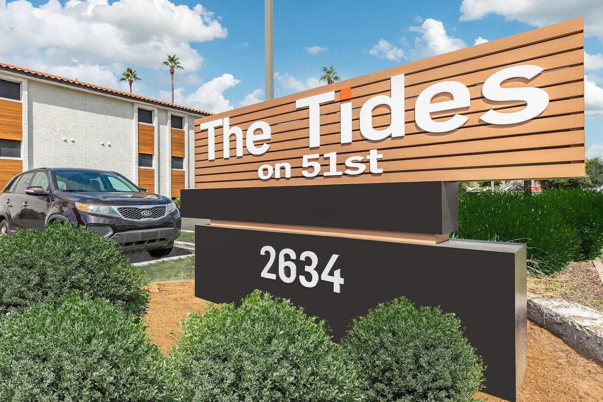 tides-on-51st-phoenix-az-building-photo.jpg