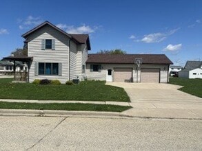 Building Photo - 214 Jones Dr