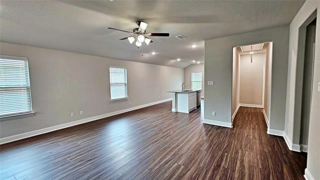 Foto del edificio - 434 Cypress Ln