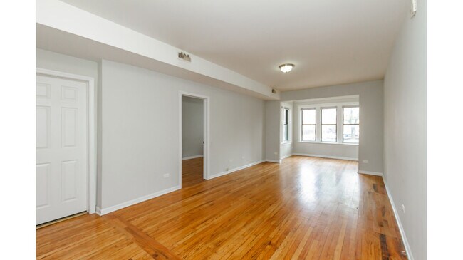 Foto del edificio - 4808 N Ridgeway Ave
