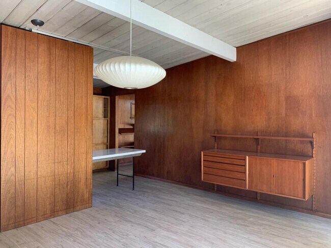 Foto del edificio - 3305 Middlefield Rd