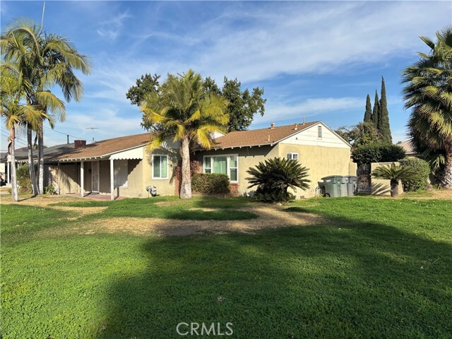 Foto principal - 6302 Los Robles Ave