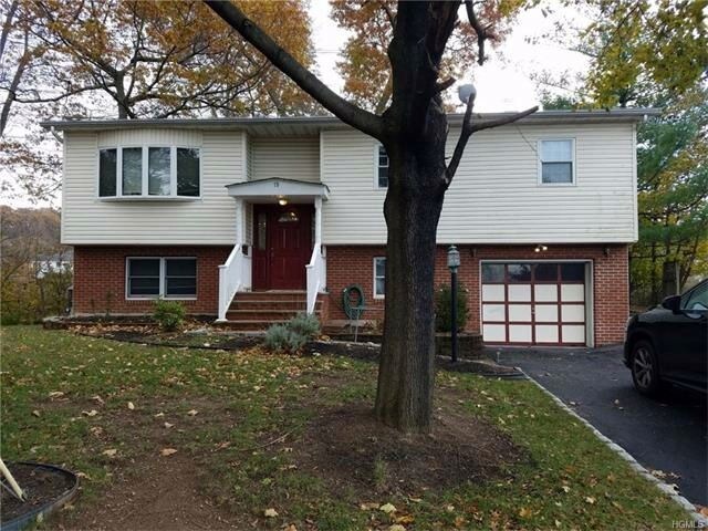 Primary Photo - 19 Woodridge Dr