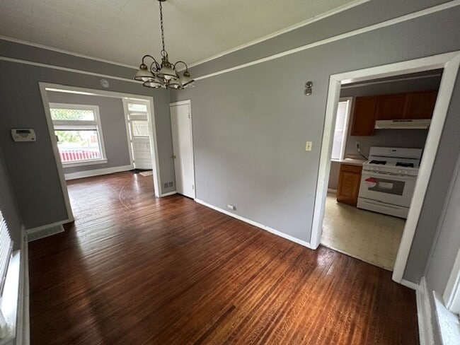 Building Photo - Section 8 Vouchers accepted for 2 Bedroom ...
