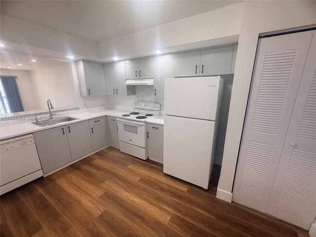 Foto del edificio - 12650 SW 15th St