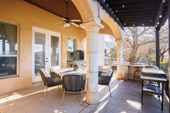 Foto del edificio - 22226 Rivolta Ln