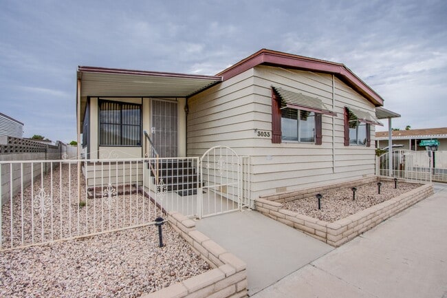 Foto del edificio - 55+ community 2 bed 2 bath