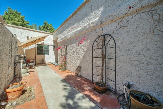 Foto del edificio - 7368 E Pleasant Run