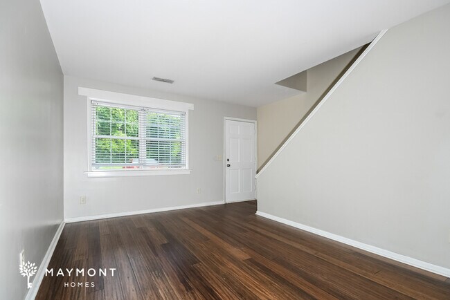 Foto del edificio - 1321 Mathis Ferry Rd