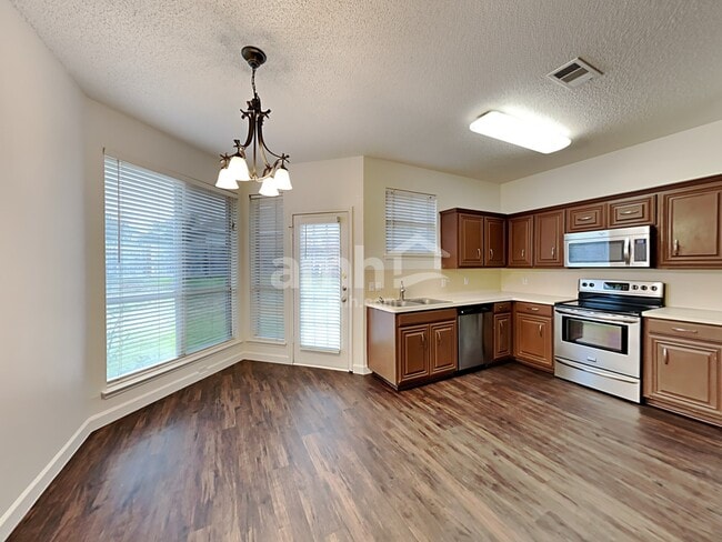 Foto del edificio - 8551 Western Meadows Dr