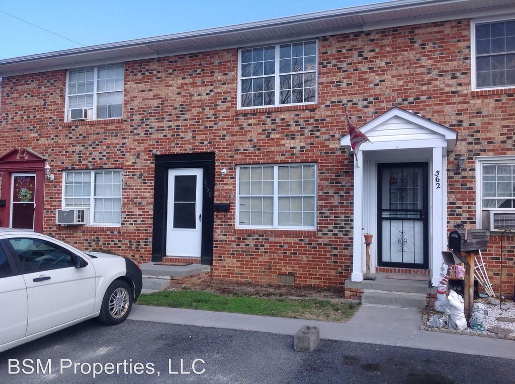 560 E Prospect St, Front Royal, VA 22630 Townhome Rentals in Front