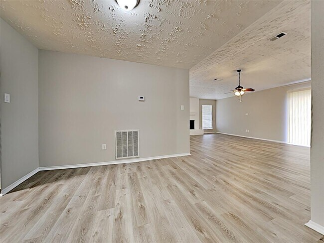 Foto del edificio - 20215 Misty Pines Dr