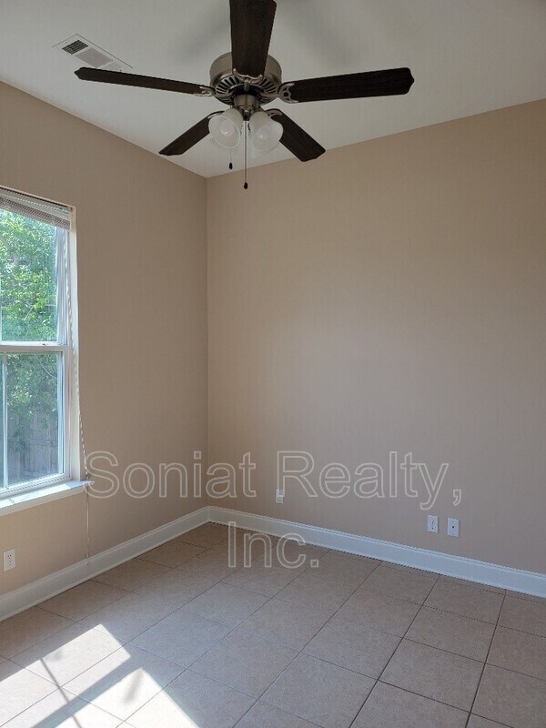 Building Photo - 7900 Redfish St