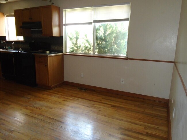Foto del edificio - 912 Foothills Ct