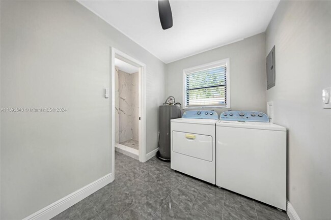 Foto del edificio - 2 bedroom in Hollywood FL 33024