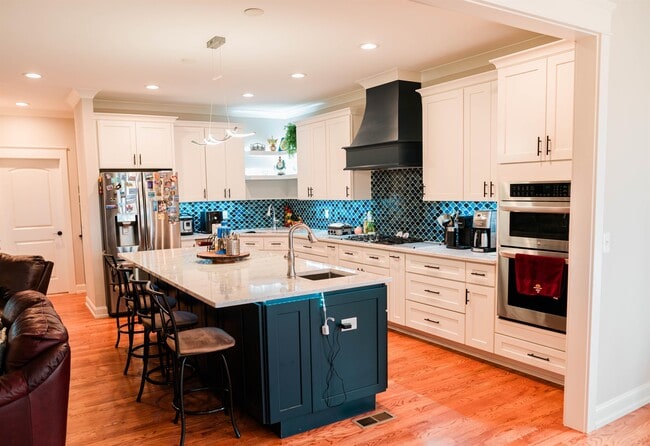 Building Photo - 503 Viewpoint Ct