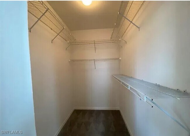 Foto del edificio - 14712 Sutherland Ave