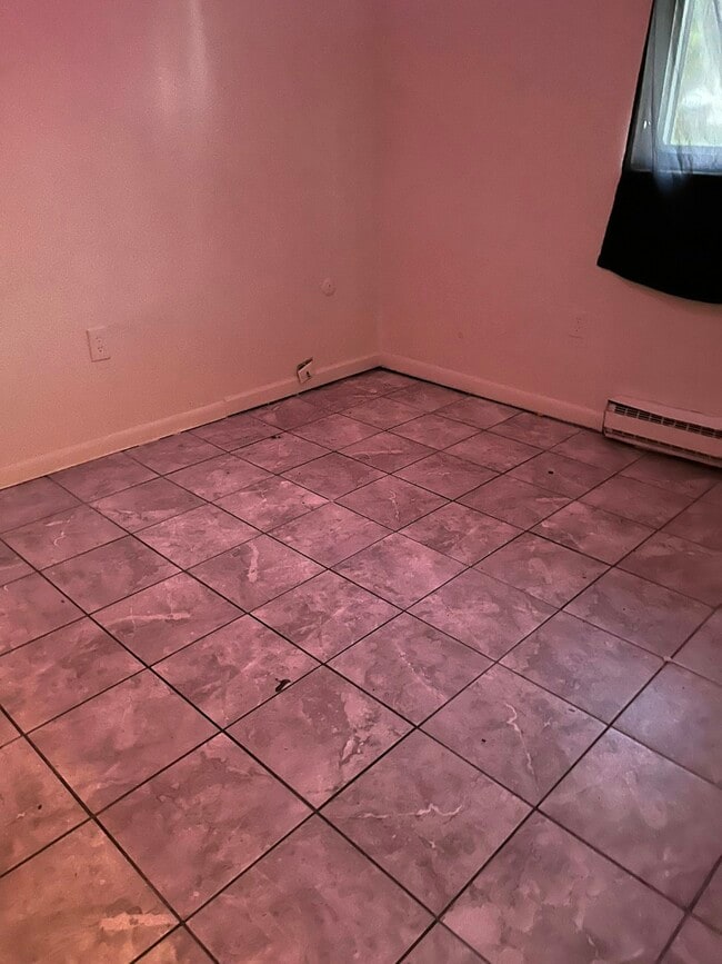 Building Photo - 4649 Forsythe Ave