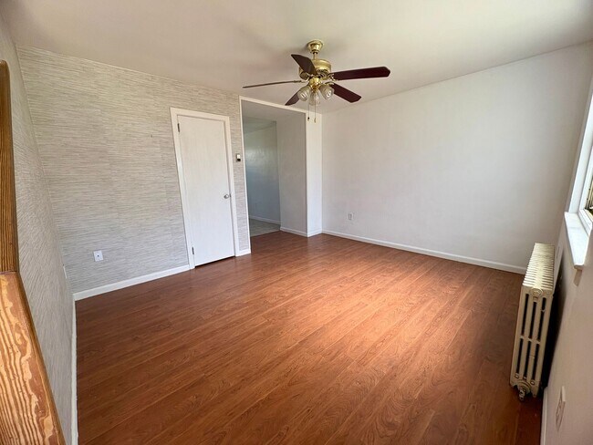 Foto del edificio - 2 Bedroom 1 Bathroom Townhome Available in Lancaster!