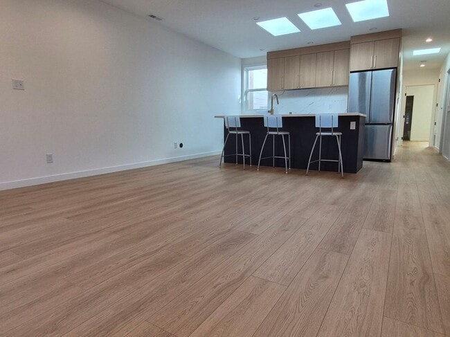 Foto del edificio - 723 38th Ave