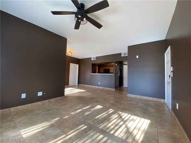Foto del edificio - 7255 W Sunset Rd