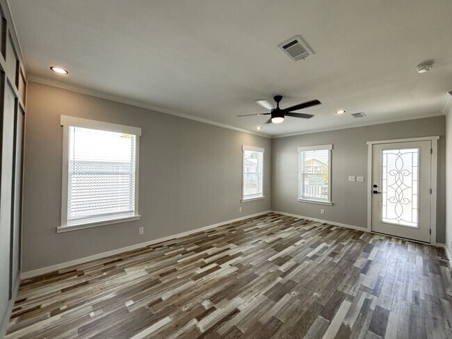 Foto del edificio - 6951 41st Ave N