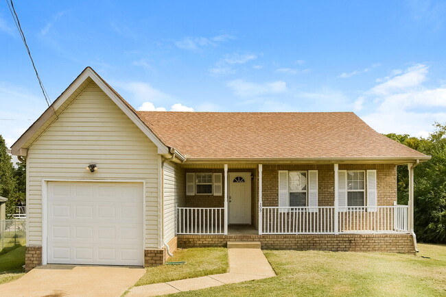 Building Photo - 209 Pin Oak Ct