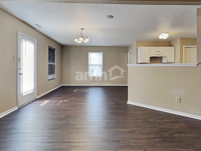 Building Photo - 1329 Central Park Dr