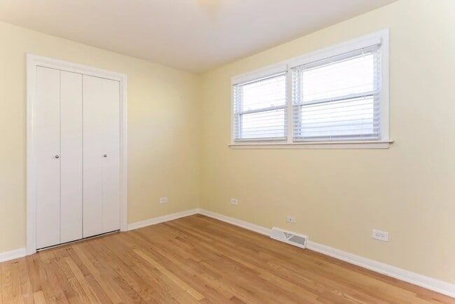 Building Photo - 6722 W 63rd St