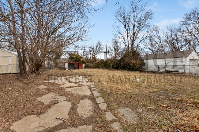 Building Photo - 1316 Dellrose