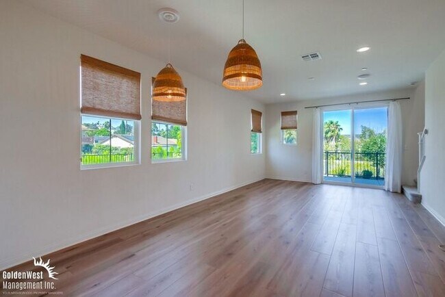 Foto del edificio - Newly Built 3Bdm 2.5Ba Home with Modern Fe...