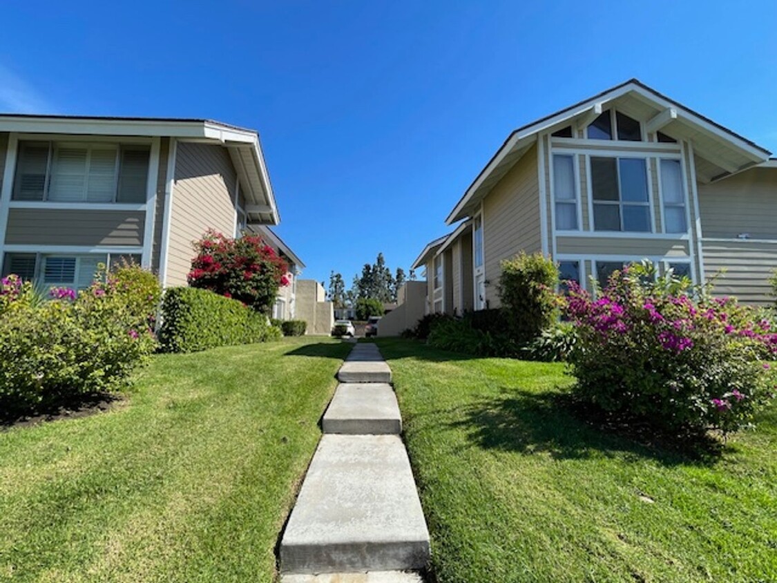 Primary Photo - 2 Bd 1.5 bath Condo in Irvine