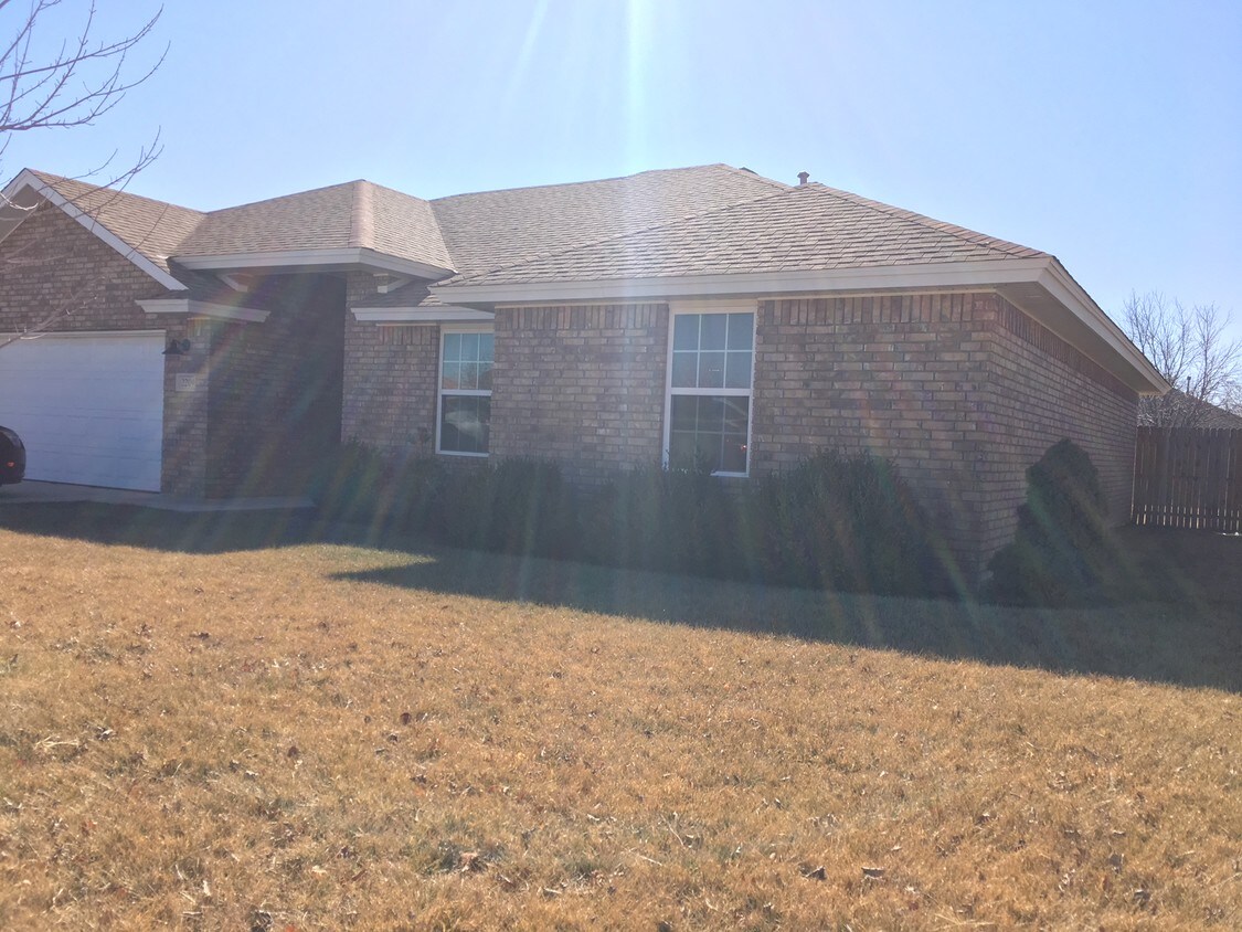 Primary Photo - 2209 Reese Dr