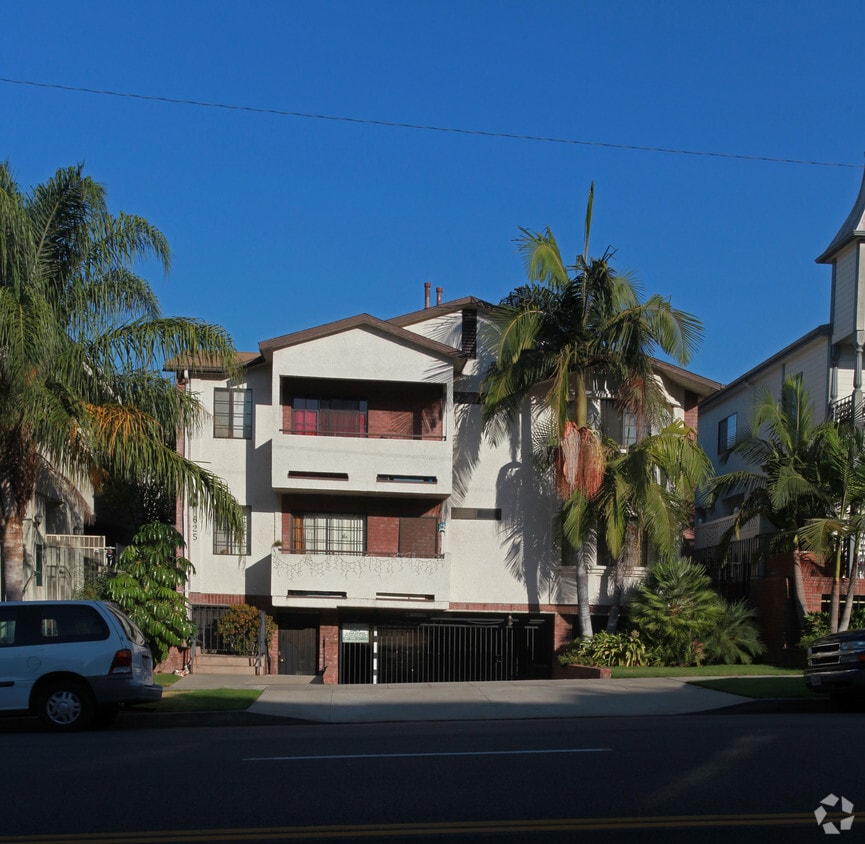 Building Photo - 625 E Olive Ave