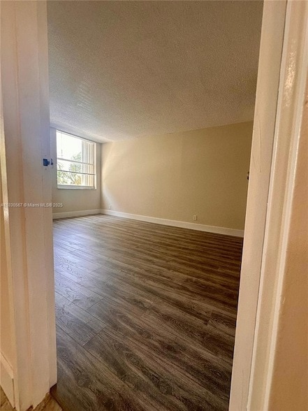 Foto del edificio - 2935 NE 163rd St