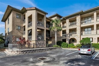 Building Photo - 903 Charo Pkwy