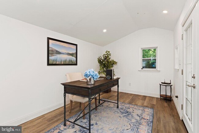 Foto del edificio - 710 Fishburn Rd