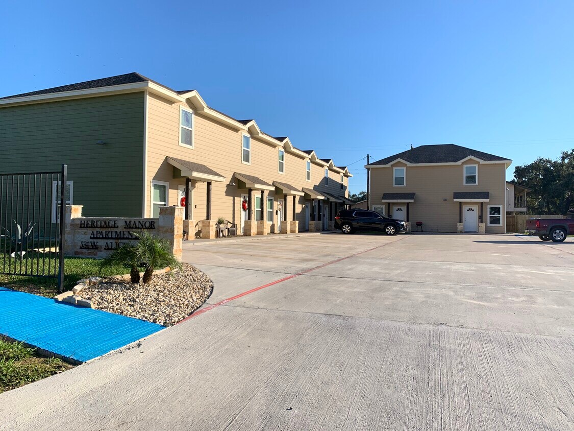 Primary Photo - 531 W Alice Ave