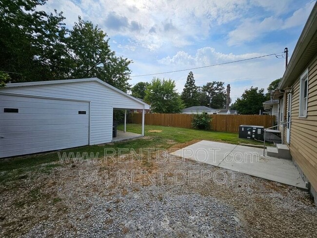 Building Photo - 2821 Taylor Ave